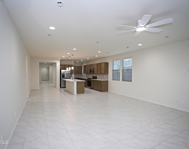 903 W Macaw Drive - Photo Thumbnail 25