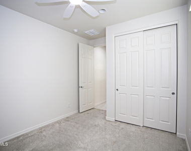 903 W Macaw Drive - Photo Thumbnail 7