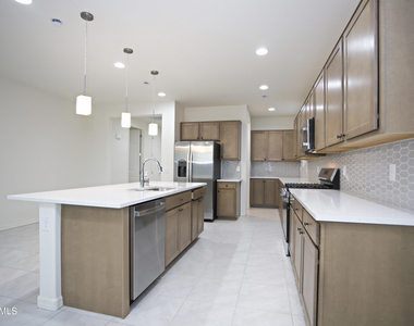 903 W Macaw Drive - Photo Thumbnail 20