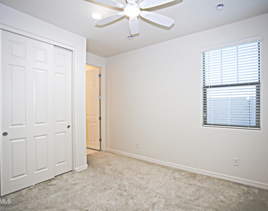 903 W Macaw Drive - Photo Thumbnail 14