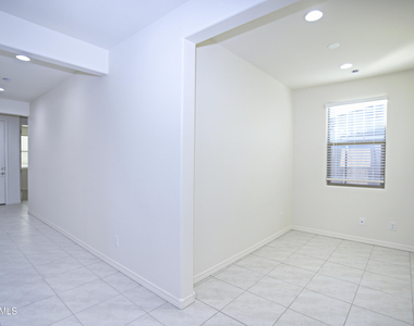 903 W Macaw Drive - Photo Thumbnail 11