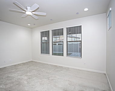 903 W Macaw Drive - Photo Thumbnail 28