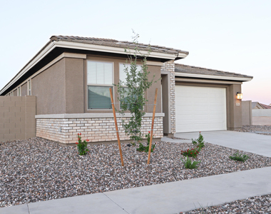 903 W Macaw Drive - Photo Thumbnail 2
