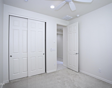 903 W Macaw Drive - Photo Thumbnail 5