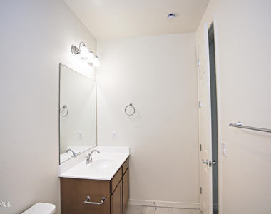 903 W Macaw Drive - Photo Thumbnail 17