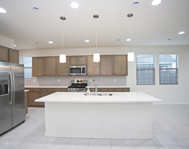 903 W Macaw Drive - Photo Thumbnail 18