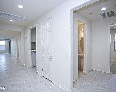 903 W Macaw Drive - Photo Thumbnail 12