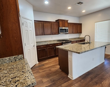 4750 S Antonio Circle - Photo Thumbnail 9