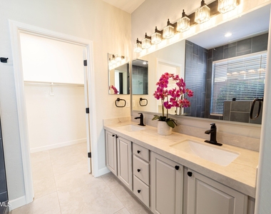 40810 N Noble Hawk Way - Photo Thumbnail 14
