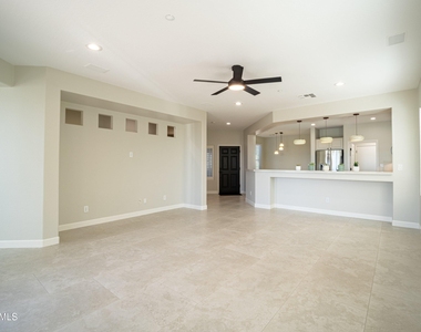40810 N Noble Hawk Way - Photo Thumbnail 10