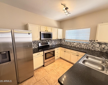 9424 W Eaton Road - Photo Thumbnail 8