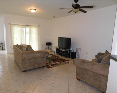 13111 Sw 42nd Street - Photo Thumbnail 7