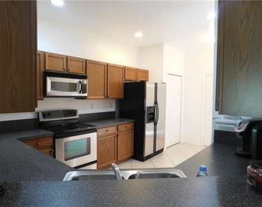 13111 Sw 42nd Street - Photo Thumbnail 3