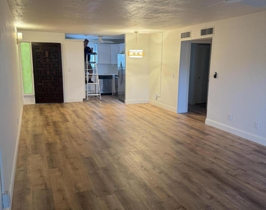 1550 Ne 13th Terrace - Photo Thumbnail 9