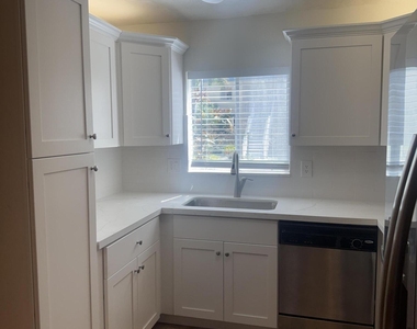 1550 Ne 13th Terrace - Photo Thumbnail 2