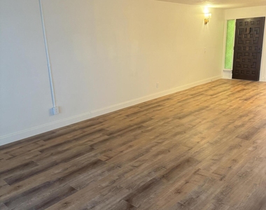 1550 Ne 13th Terrace - Photo Thumbnail 14