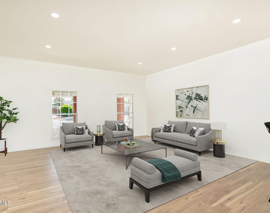 9213 W Briarwood Circle N - Photo Thumbnail 5