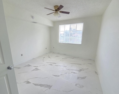 2151 W Preserve Way - Photo Thumbnail 16
