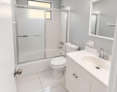 3604 Taylor Street - Photo Thumbnail 2