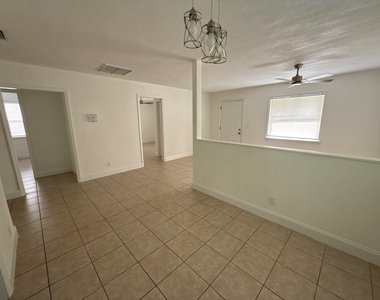 429 Se Lake Street - Photo Thumbnail 15