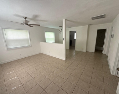 429 Se Lake Street - Photo Thumbnail 9