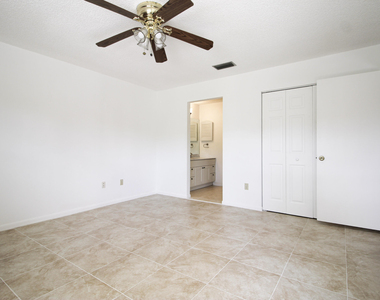 105 Lakeview Drive E - Photo Thumbnail 7