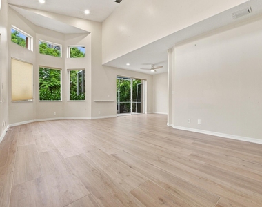 5643 Nw 125th Avenue - Photo Thumbnail 6