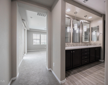 3511 N Carlton Street - Photo Thumbnail 16
