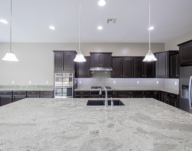 3511 N Carlton Street - Photo Thumbnail 7