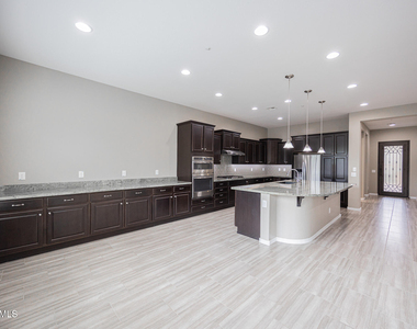 3511 N Carlton Street - Photo Thumbnail 10