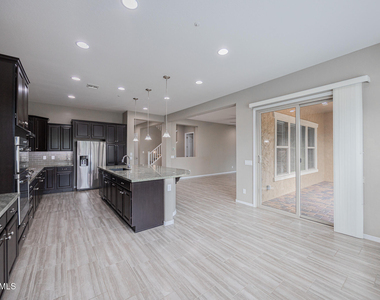 3511 N Carlton Street - Photo Thumbnail 12