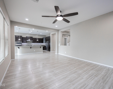 3511 N Carlton Street - Photo Thumbnail 5
