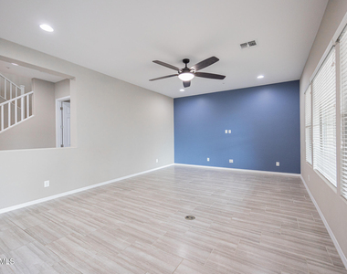 3511 N Carlton Street - Photo Thumbnail 6
