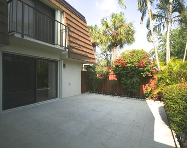 3054 30th Court - Photo Thumbnail 1