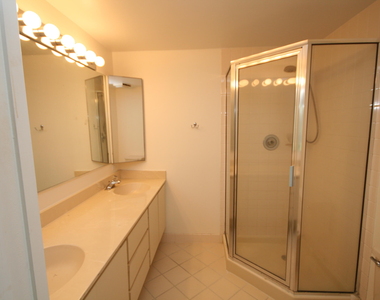 3054 30th Court - Photo Thumbnail 5