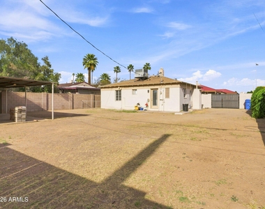 2708 N Dayton Street - Photo Thumbnail 11