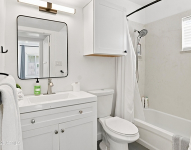 2708 N Dayton Street - Photo Thumbnail 10