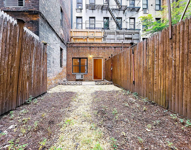 226 East 74th Street - Photo Thumbnail 2