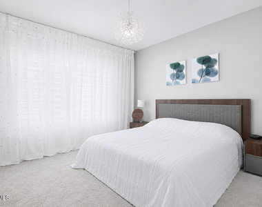 1540 E San Carlos Way - Photo Thumbnail 7