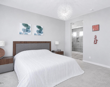 1540 E San Carlos Way - Photo Thumbnail 8