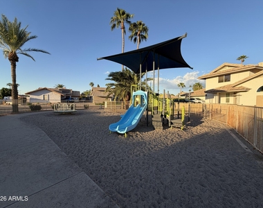1430 W Camino Court - Photo Thumbnail 21