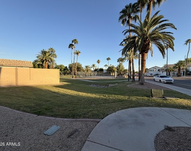 1430 W Camino Court - Photo Thumbnail 22