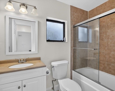 6404 Sagewood Way - Photo Thumbnail 18