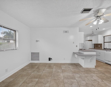 6404 Sagewood Way - Photo Thumbnail 12