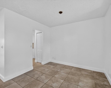 6404 Sagewood Way - Photo Thumbnail 5