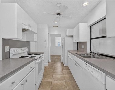 6404 Sagewood Way - Photo Thumbnail 15