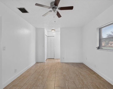 6404 Sagewood Way - Photo Thumbnail 21