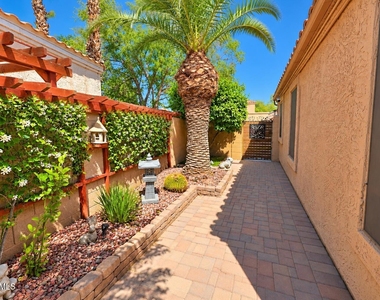 249 E Vaughn Avenue - Photo Thumbnail 19