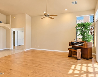 249 E Vaughn Avenue - Photo Thumbnail 6