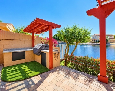 249 E Vaughn Avenue - Photo Thumbnail 15